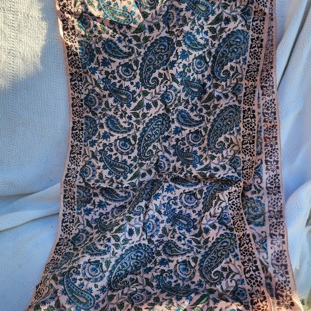 Vintage Majelli Silk Paisley‎ Scarf